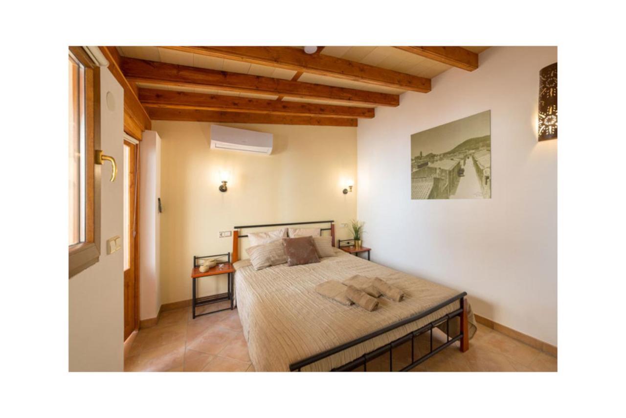 Boutique Hostal "Born53" Im Stadtkern Von Llucmajor, Mallorca Aparthotel Llucmajor  Exterior photo