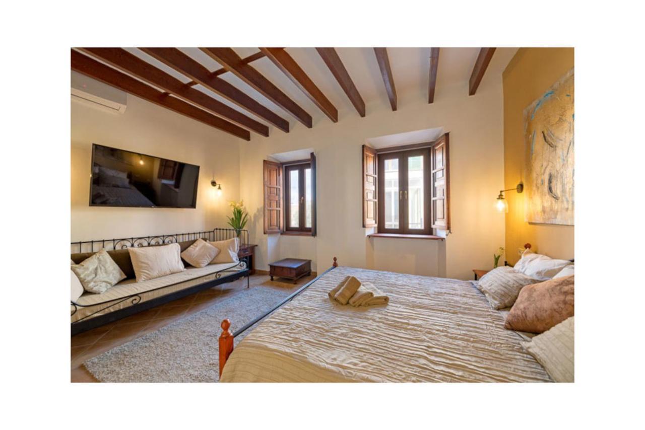 Boutique Hostal "Born53" Im Stadtkern Von Llucmajor, Mallorca Aparthotel Llucmajor  Exterior photo